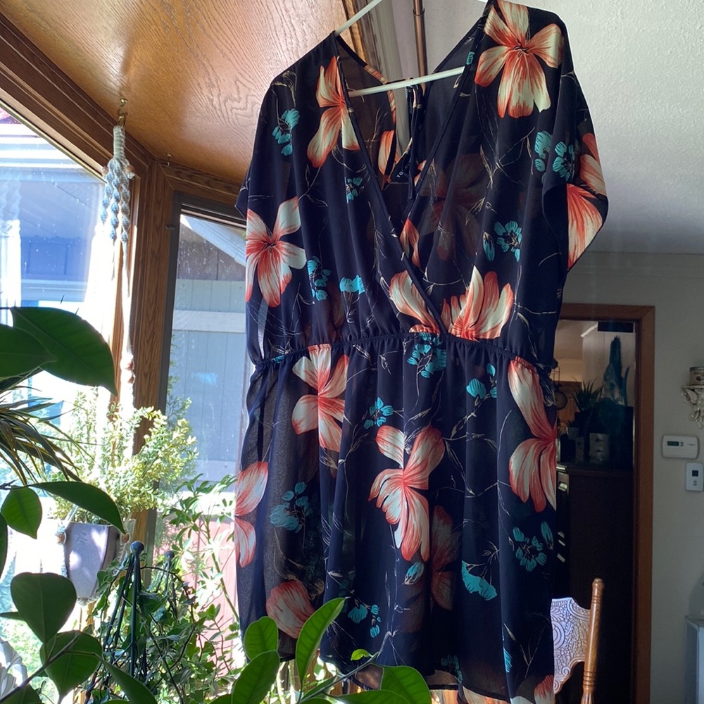 NWOT Torrid floral sheer top